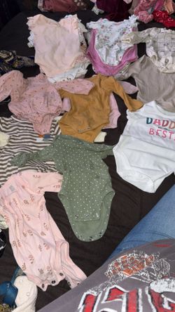 Stack Of 30 Onesies Long And Short Sleeve Mix