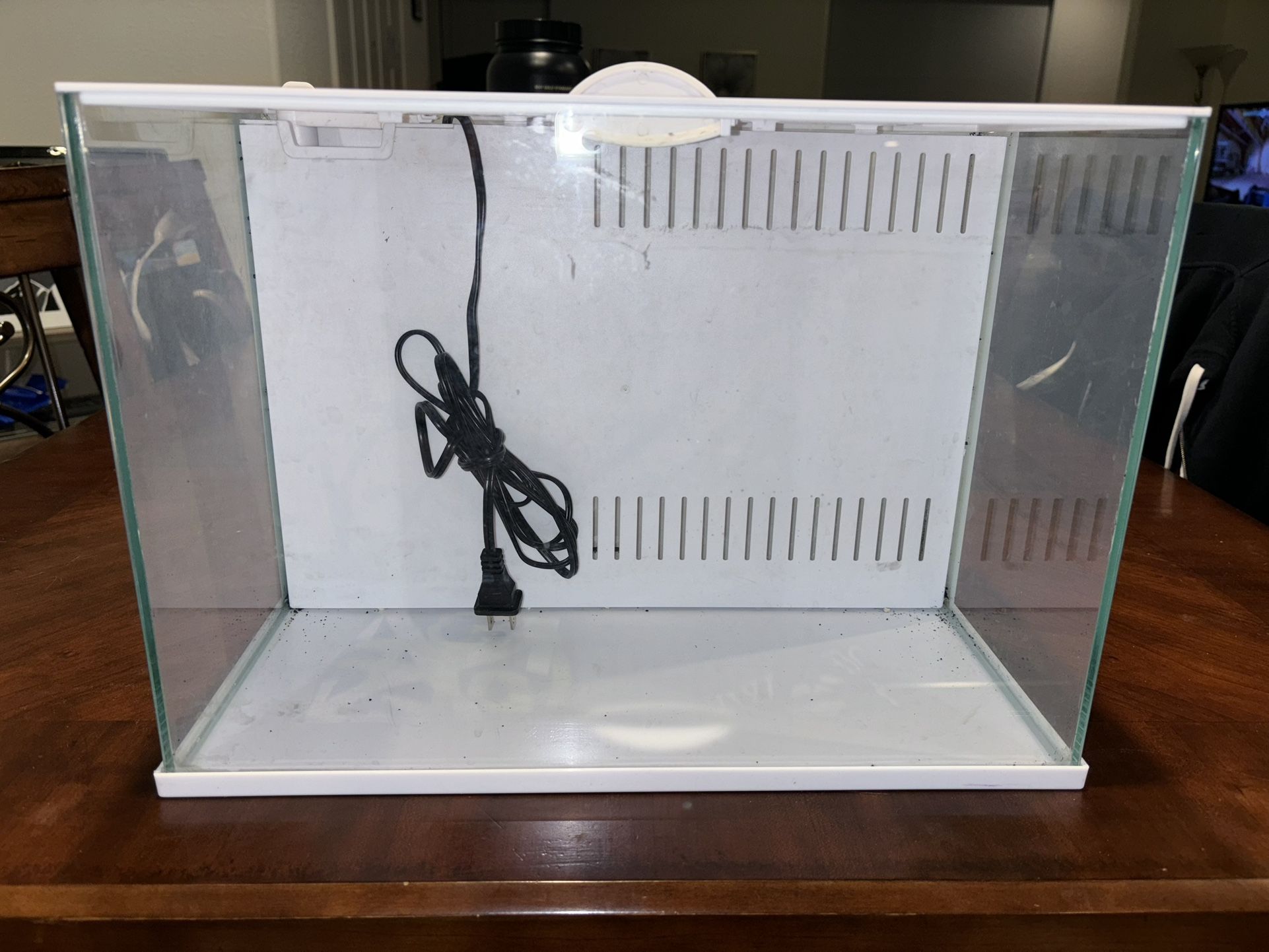 Topfin 5 Gallon Fish Tank (USED 1 Year Half Old)