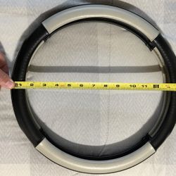 Steering Wheel Cover (14–15”) – Fits Honda / Toyota 