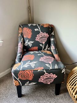 Accent Chair + Pillows