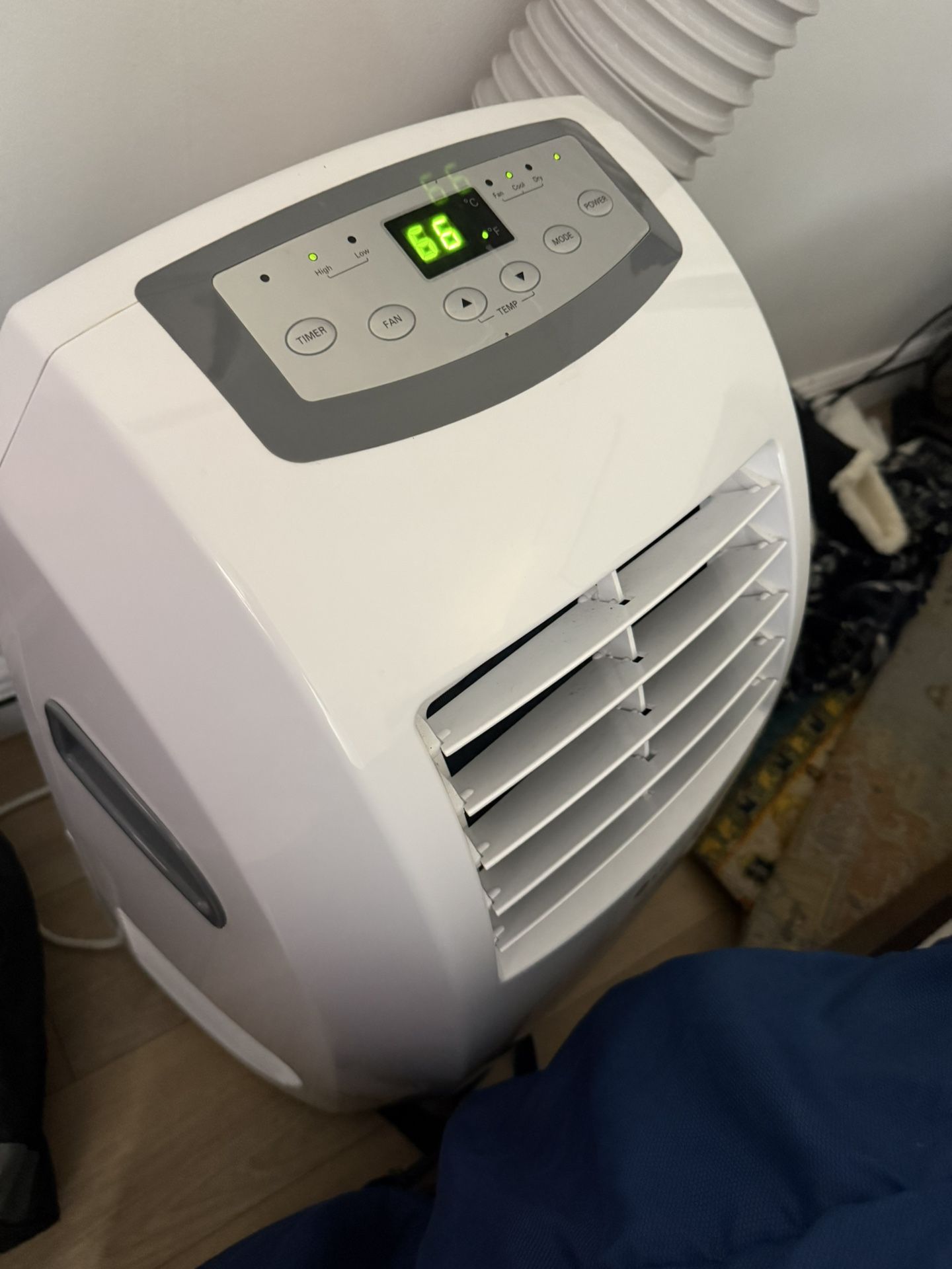 LG Standing A/C With Remote 10,000 BTU