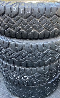 4 Llantas Usadas Good Year Wrangler Duratrac Lt  285/75/18 $250 las 4