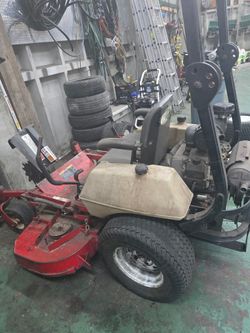 Exmark Lazer Z zero-turn riding mower