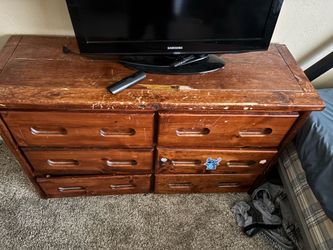 6-Drawer Wooden Dresser