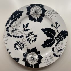 Assortment Of Plate Sets & Mugs 