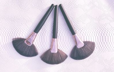 Highlighter brushes