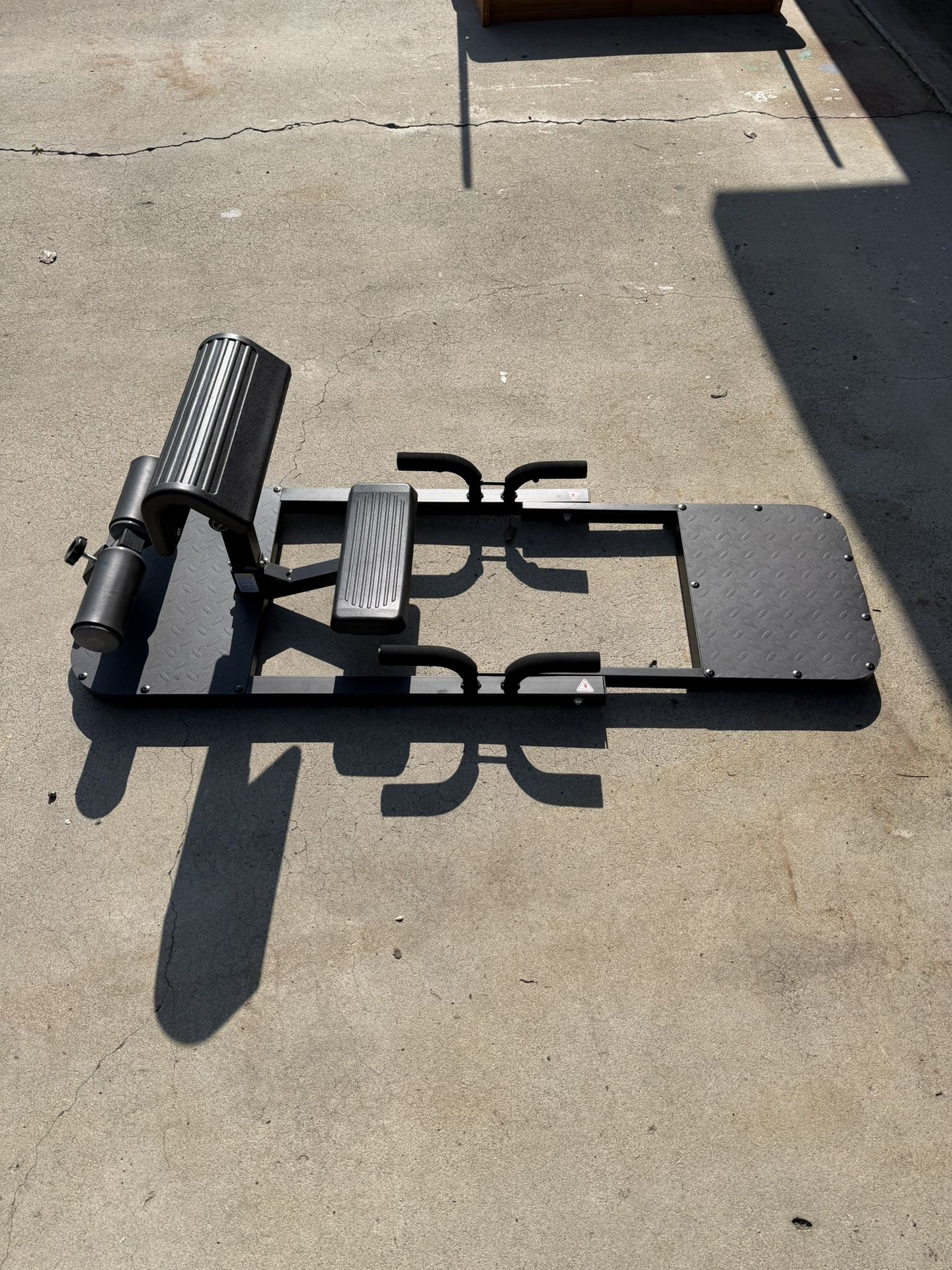 Band Loaded Hip Thrust Machine