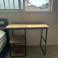 Desk / Table 