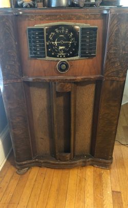 Antique zenith radio