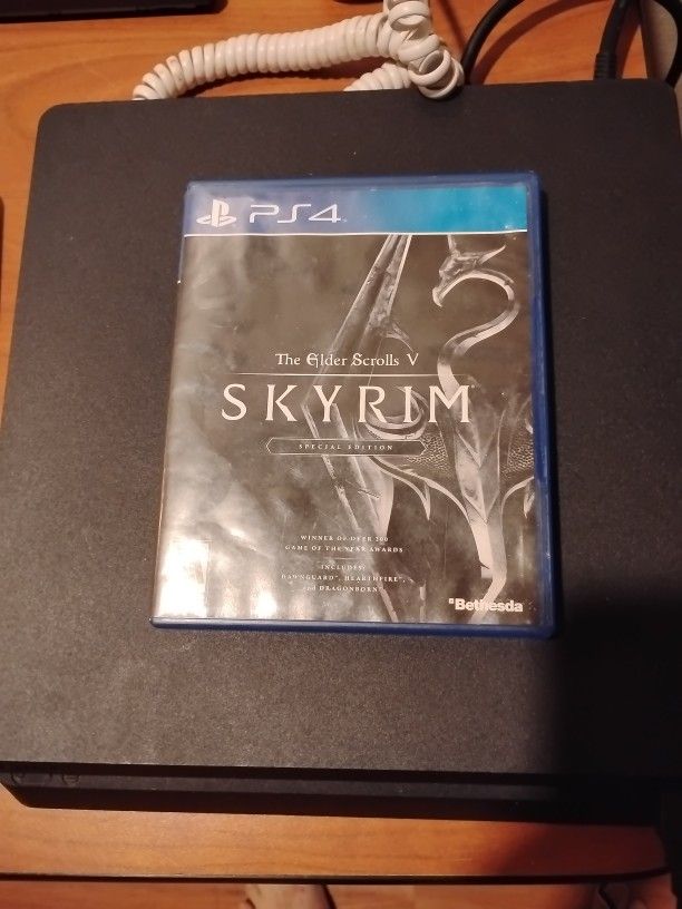 PS4 Skyrim The Elder Scrolls (Special Edition)