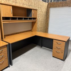 Beautiful Bush Officer Desk With Hutch & Mobile & Locking Mobile File Cabinet With Key 