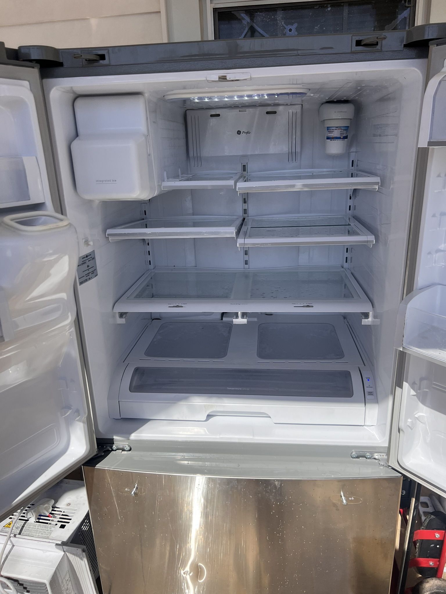 Refrije
