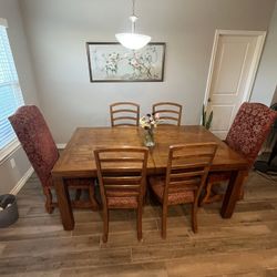 Gorgeous Dining Table With 8 Chairs$1200