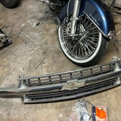 99-02 Silverado Grille 