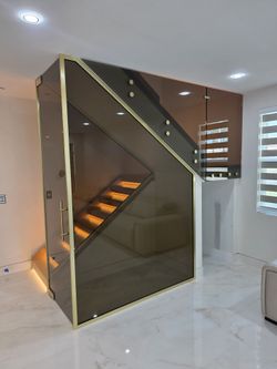 Glass stairs in all the measures