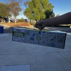 Rechargeable Twister Spin Brush