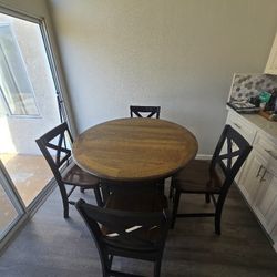 Dinning Table With 4 Chairs