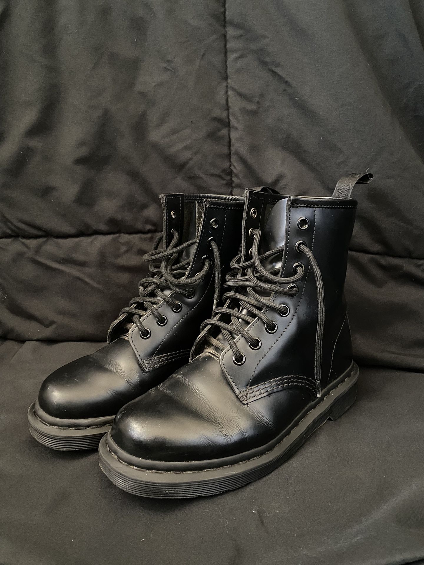 1460 MONO SMOOTH LEATHER LACE UP BOOTS