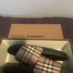 Burberry Flipflops 