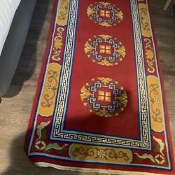  Tg  Chinese rug it’s really old but I absolutely loand it’s in pretty good condition I’m not quite sure of it to age