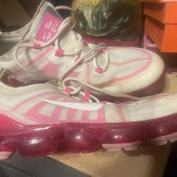 Nike Women’s. Shoes 9.5