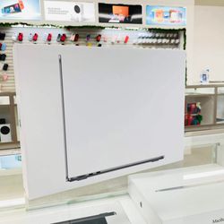 13 Inch MacBook Air With Apple M2 Chip 8gb Ram 256gb SSD 