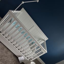 GRECO Toddler crib with Mattress (New) 
