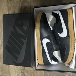 Nike Field General Womens Size 8