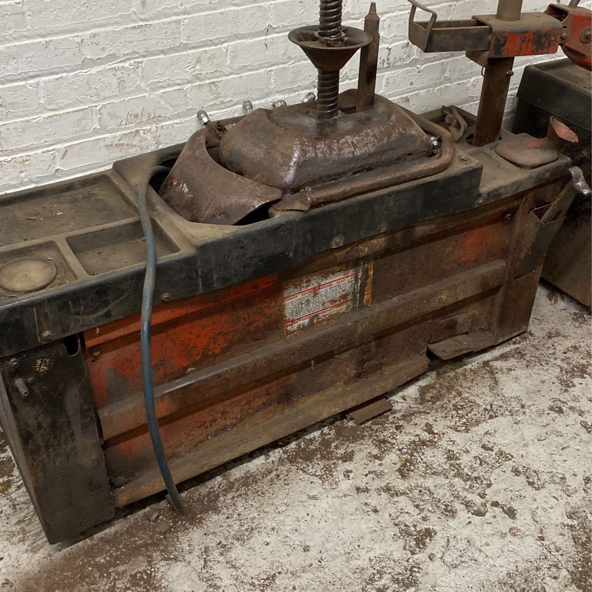 Coats 4040 Tire Changer