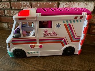Barbie Ambulance + accessories + choice of 3 Barbie’s