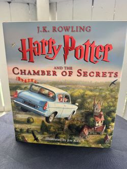 Harry Potter and the Chamber of Secrets: The Illustrated Edition (Harry Potter, Book 2)
