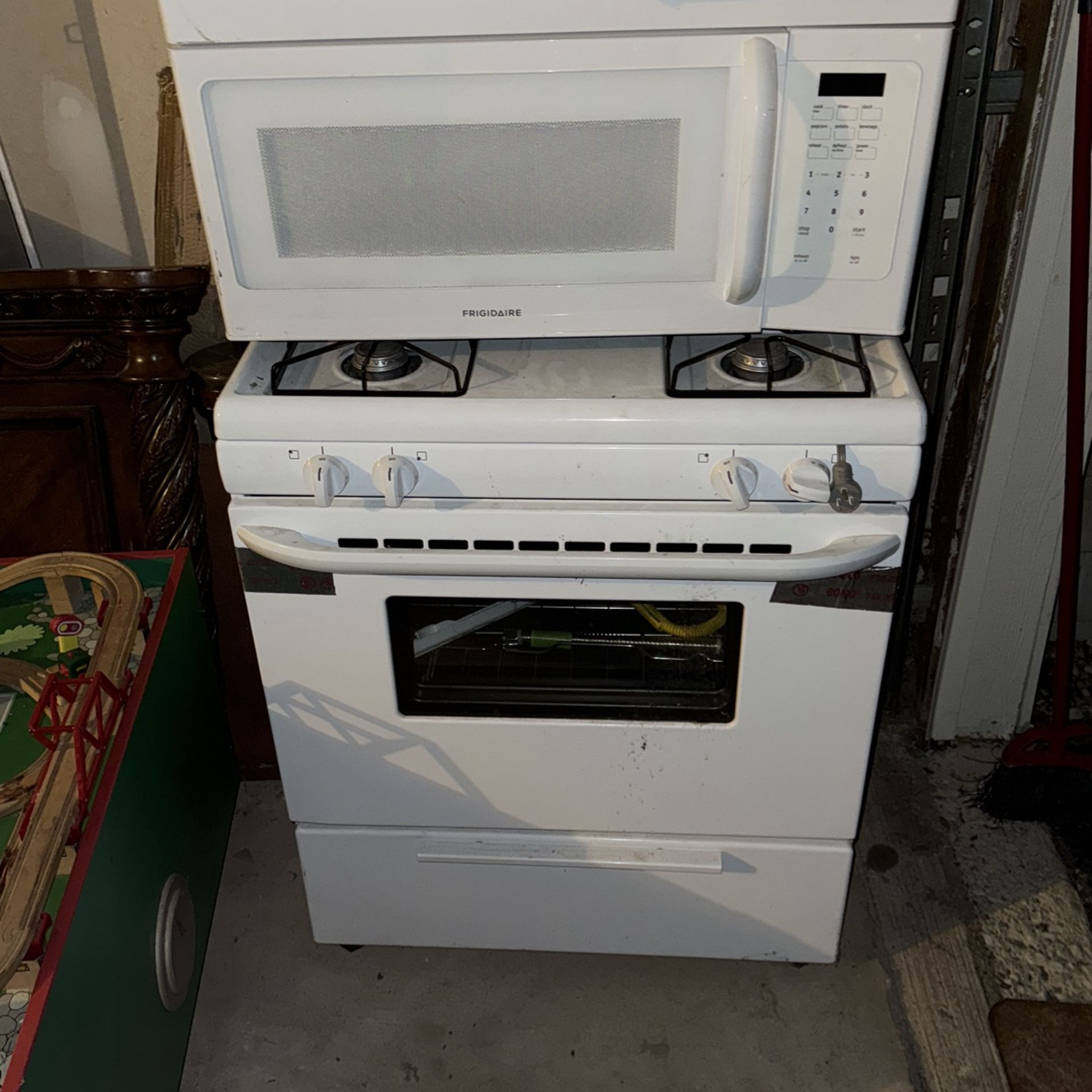 Stove Microwave And dishwasher