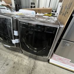 NEW IN BOX LG SIGNATURE GAS DRYER MEGA SIZE 9 CU FT / SMART CONNECT