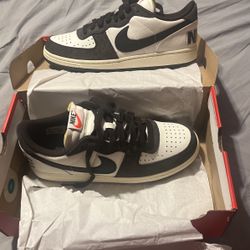 Size 10 Nikes