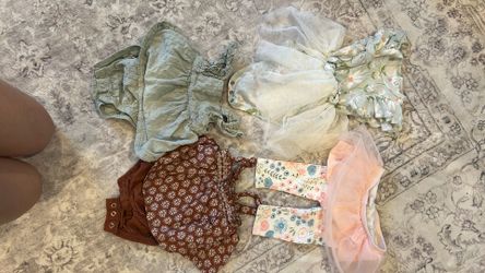 Baby girl clothes 0-3 months