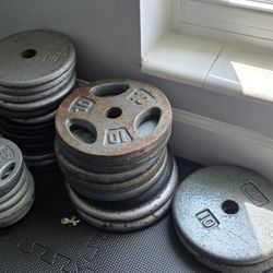 Standard barbell, with a hundred and eighty five pounds of weight