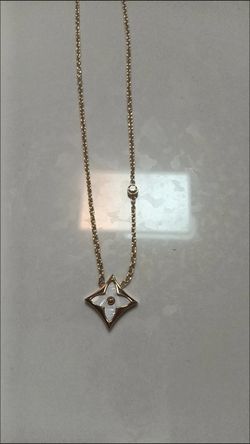 Earrin gs And Neckl ace 