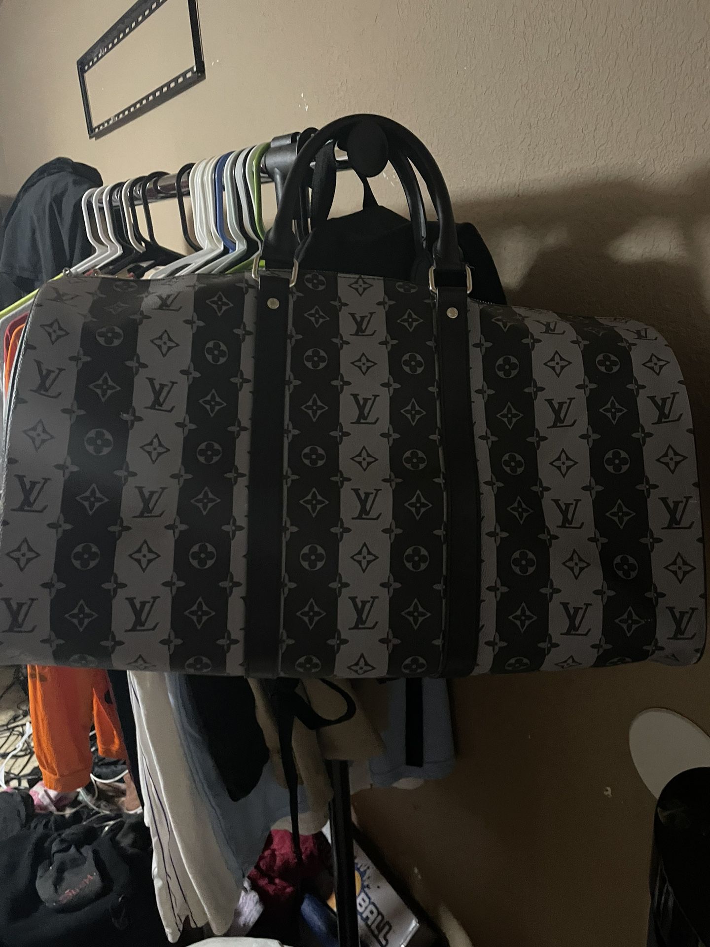 LV BAG for Sale in Phoenix, AZ - OfferUp