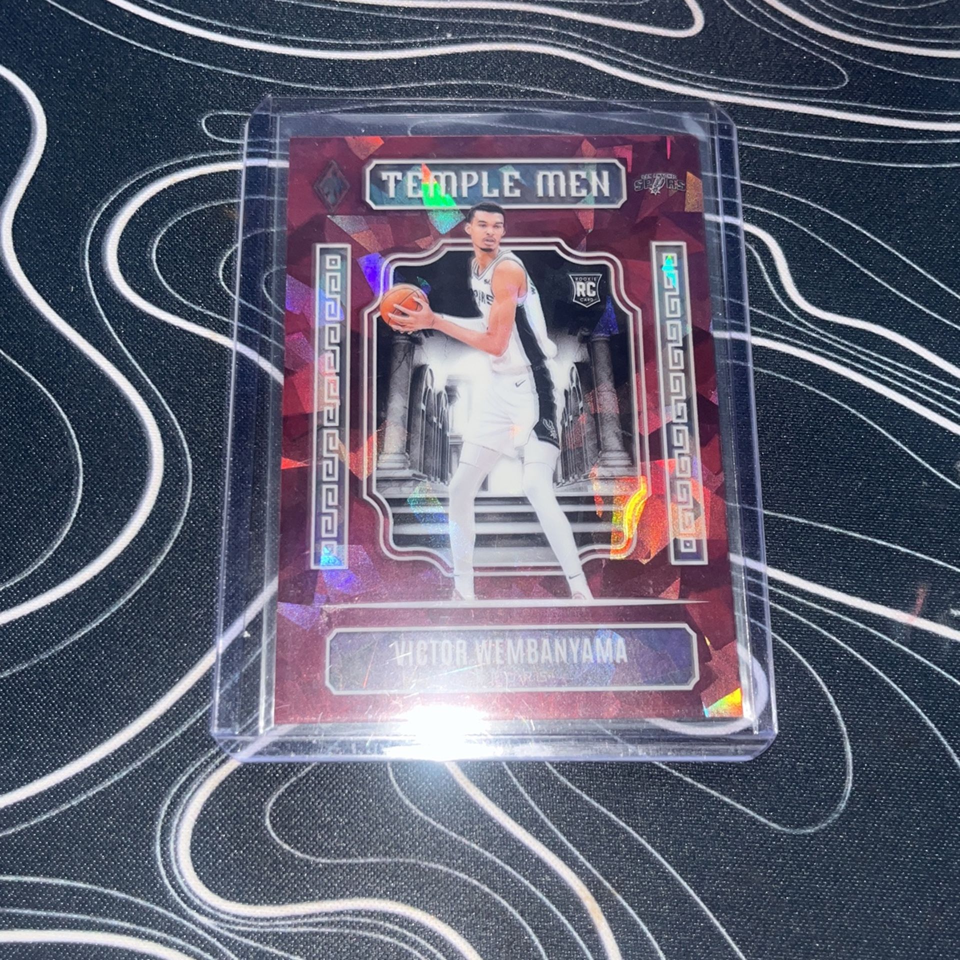 Victor WEMBANYAMA, Temple MEN Red Rookie Card