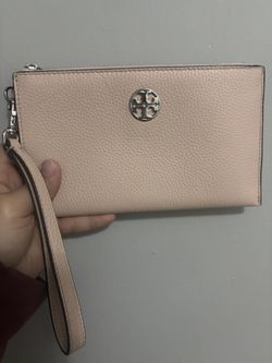 Tory Burch Chelsea Wristlet