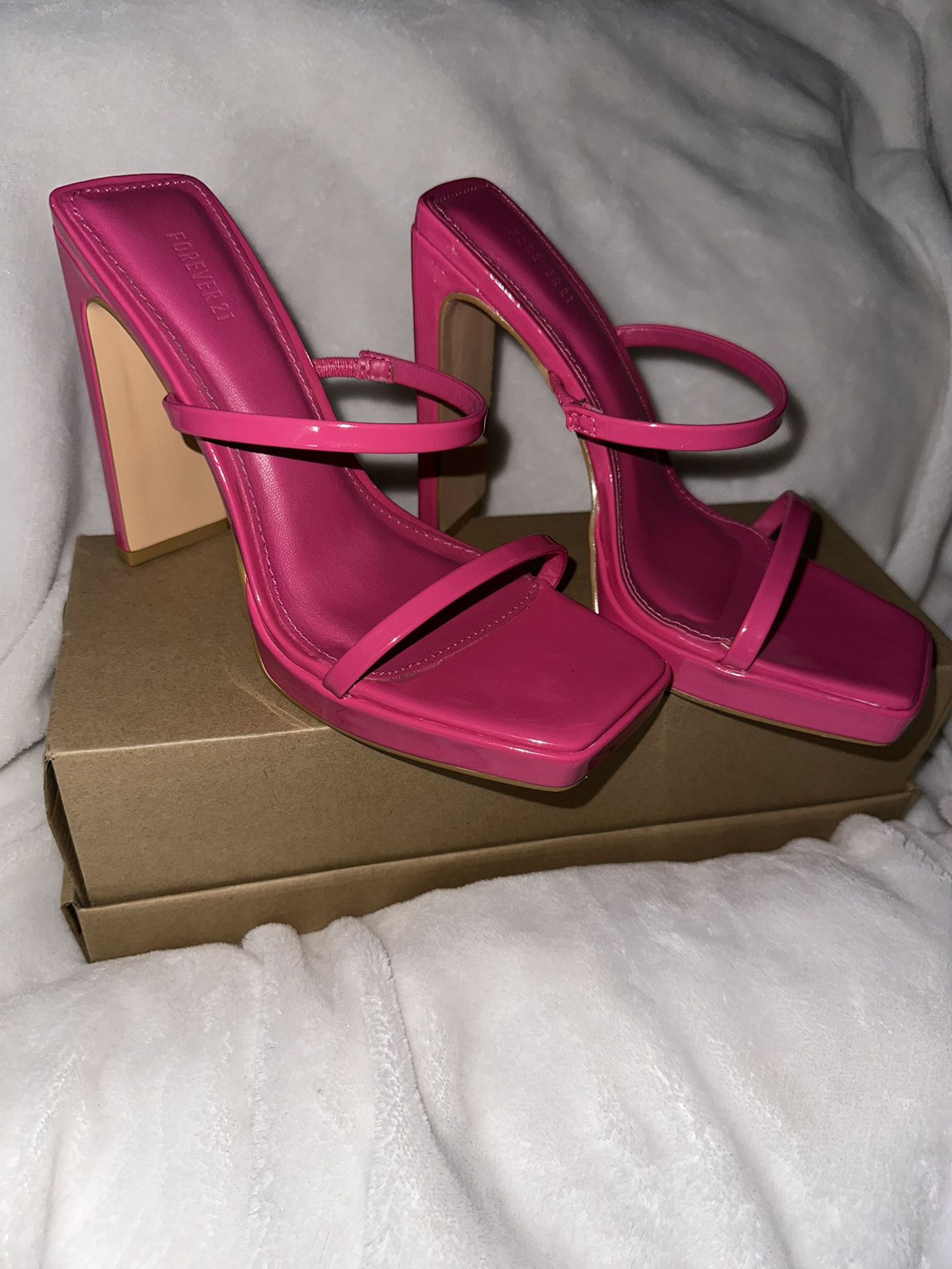 Pink Heels (6.5)