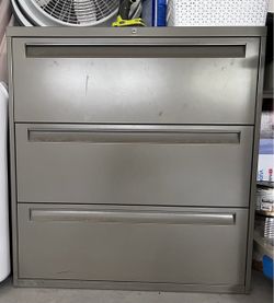 Heavy duty 3 drawer storage cabinet