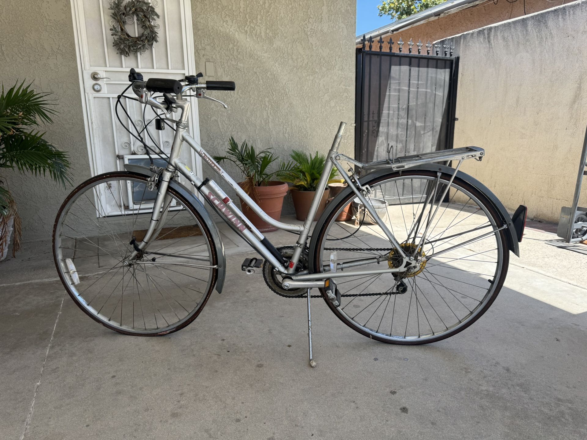 Vintage Schwinn Women’s Bike ( World Tourist)