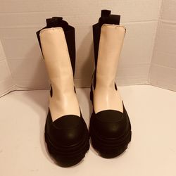 Forever 21 Cream Patent Chunky Ankle Boots Black Soles Size 7 New With Slight Defects 