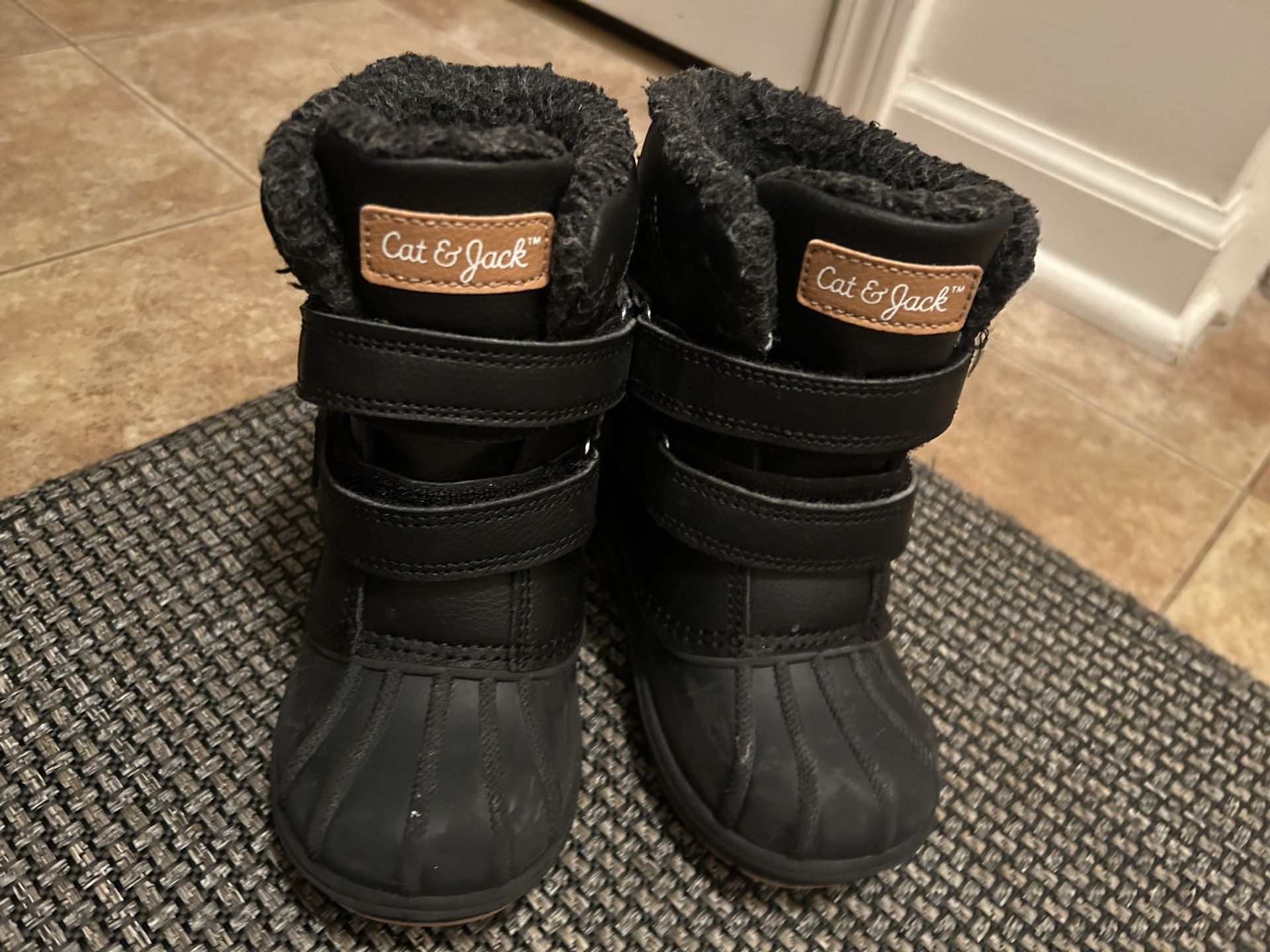 Toddler Winter Boots - Cat n Jack Black 9T Waterproof, Hook And Loop Closure. Traded Outsole