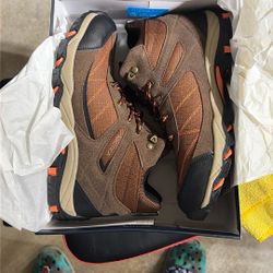 New Náutica Kids Size 5 Hiking Boots