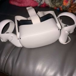 Meta Oculus 2 Vr Headset And Controllers