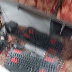 HP PAVILION COMPUTER WITH EVERYTHING. READY TO USE IT.....USED COMPUTER. EN BUENA CONDICION.  15 INCH X 23 INCH LONG