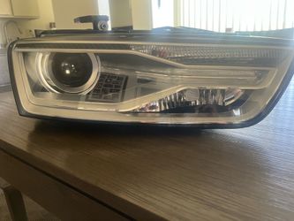 2018 AUDI Q3 RIGHT HEADLIGHT