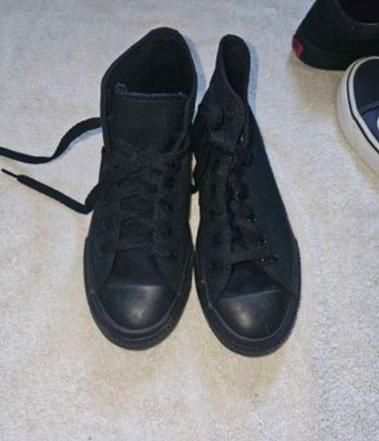 Boys Converse All Black